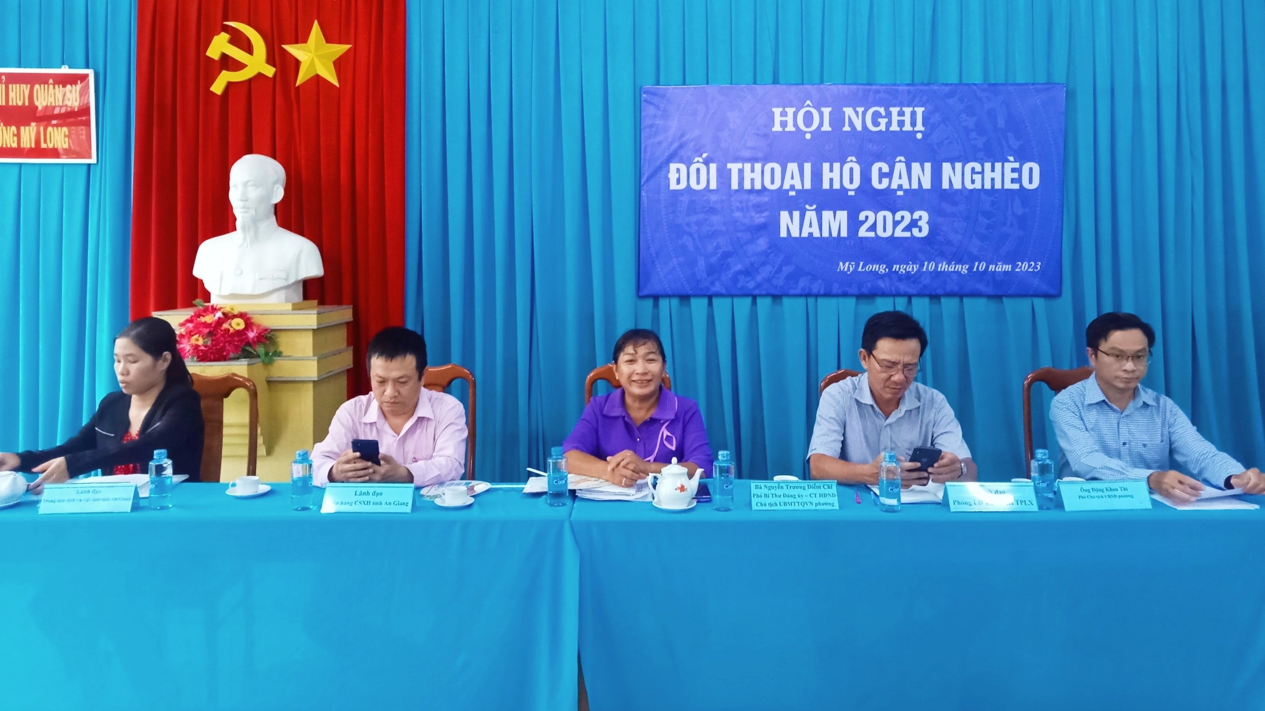 Hội nghị đối thoại hộ cận nghèo năm 2023