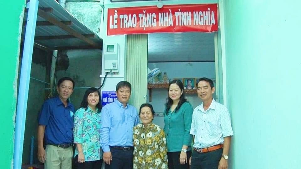 Lễ trao tặng nhà tình nghĩa